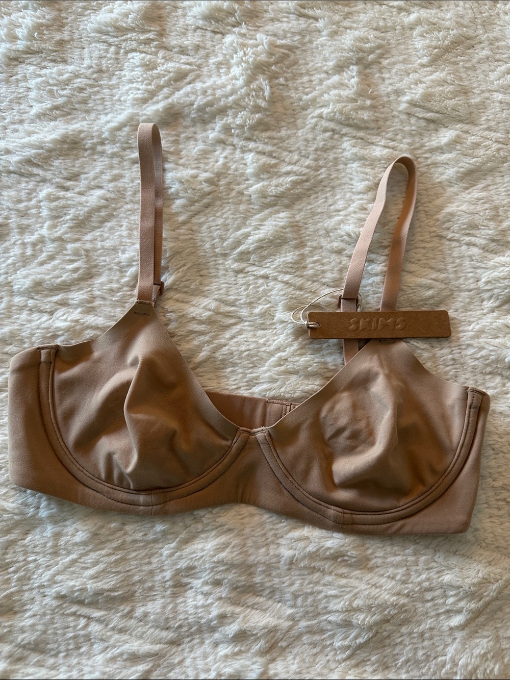 SKIMS Underwire Smooth Bra in Nude Tan